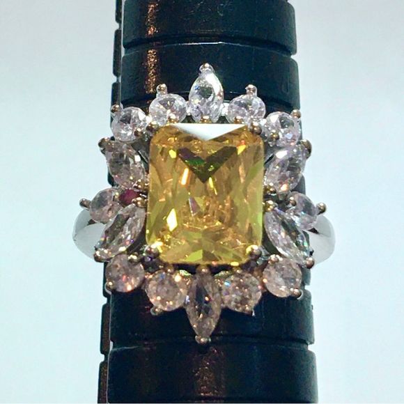 Simulated Citrine Ring Size 6.25 Silver Tone Costume Jewelry Faux Diamonds - Picture 10 of 15